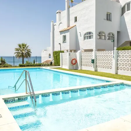 شقة Front Sea View Penthouse إِستيبونا