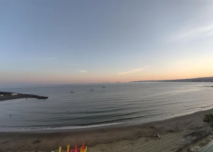 Front Sea View Penthouse 埃斯特波纳