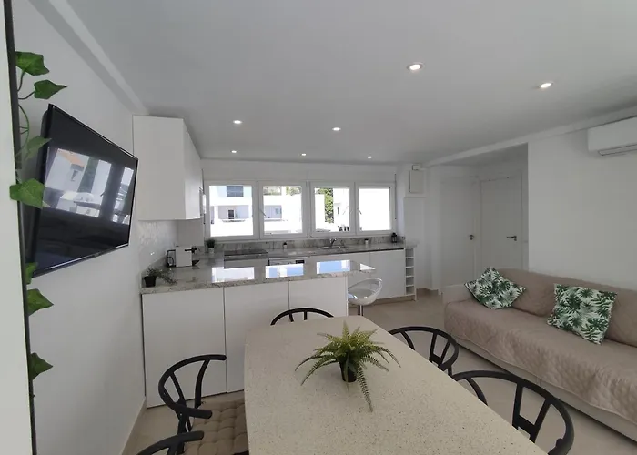 Front Sea View Penthouse 公寓