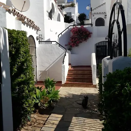 Daire Front Sea View Penthouse Estepona