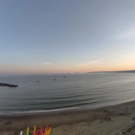 Front Sea View Penthouse 埃斯特波纳