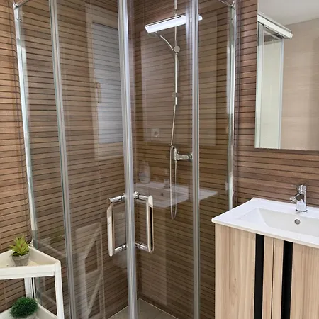 Front Sea View Penthouse * 埃斯特波纳