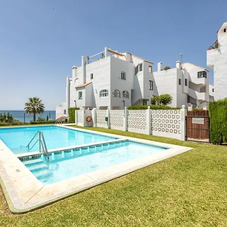 Front Sea View Penthouse Apartment Estepona