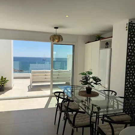 Front Sea View Penthouse *